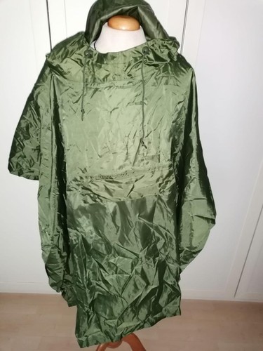 Getragenes dünneres Regencape (keine Folie!!)