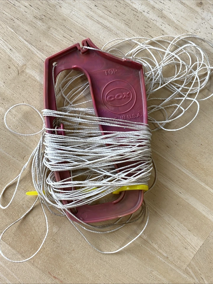 Cox Plane Airplane SUPER SPORT TRAINER #32 W MOTOR - Has Compression - Untested - Image 3 of 4