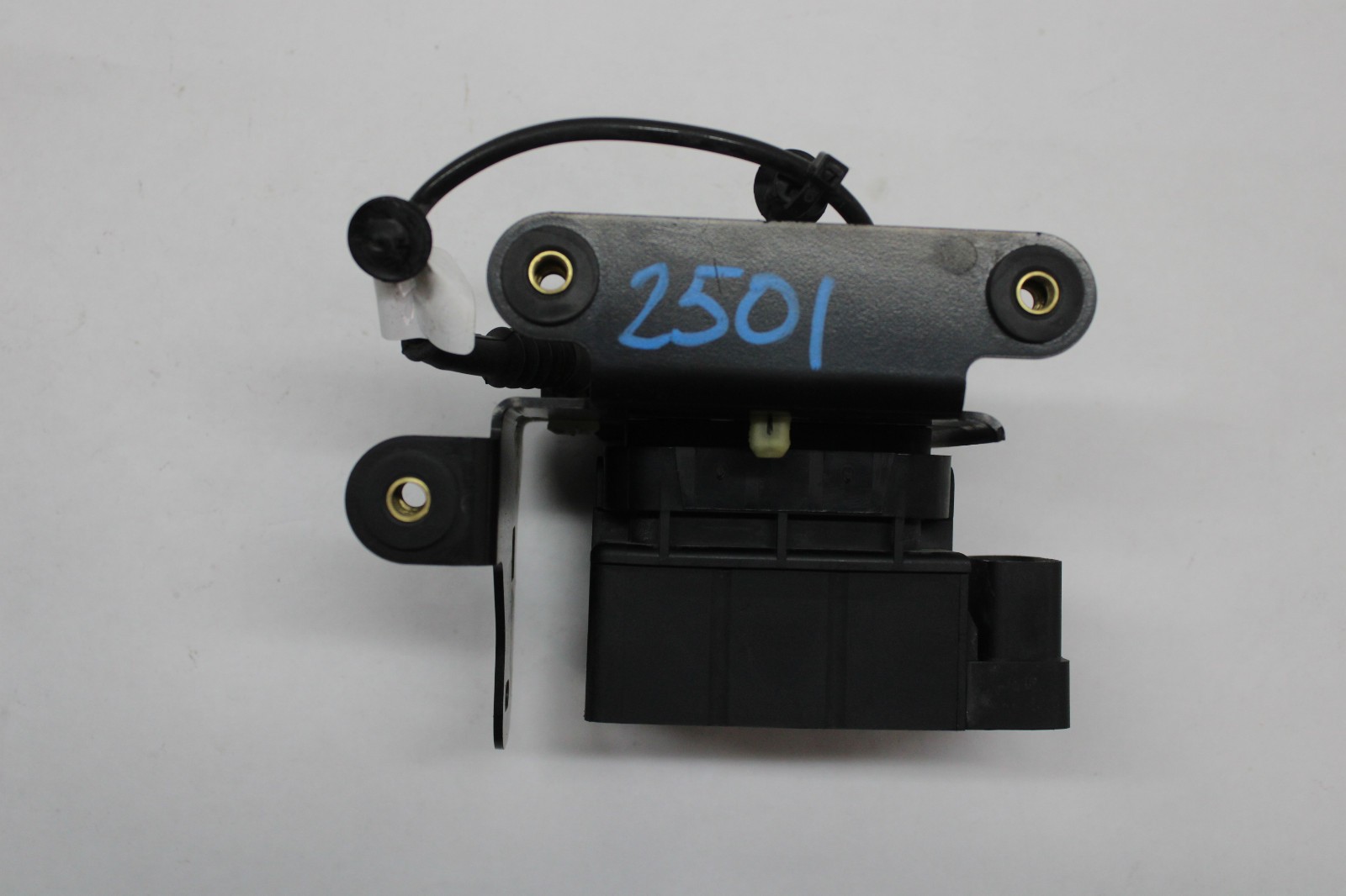 2022 MASERATI LEVANTE AIR SUSPENSION VALVE BLOCK 151500-02073 OEM 2017-2024