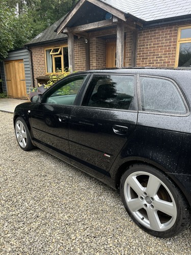 Audi A3 2L TDI S Line in black - Picture 3 of 24