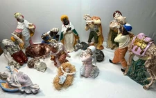 Large 1960s Italian Hand-Painted Porcelain Nativity Set – 14 Figures – Christmas