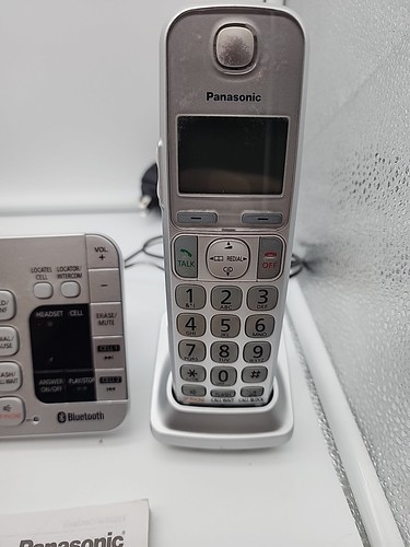 Panasonic KX-TGE470S Bluetooth Cordless Phone 4 Handsets Answering system - Zdjęcie 4 z 8