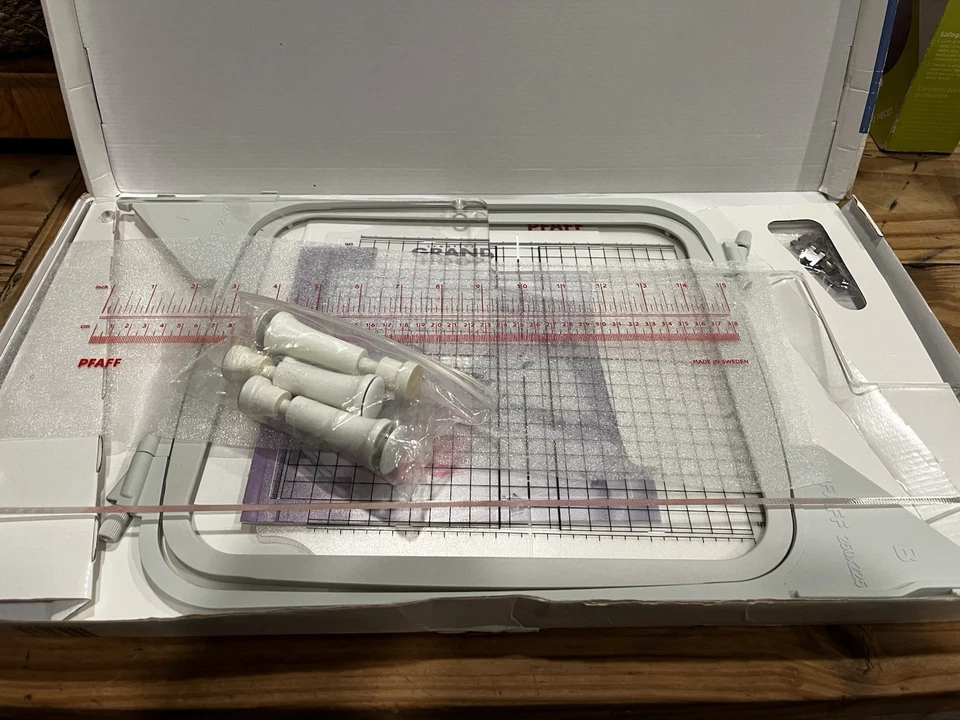 Pfaff Creative Grand Hoop 2100 Series 3 Exclusive Designs Never Used - Image 4 of 4