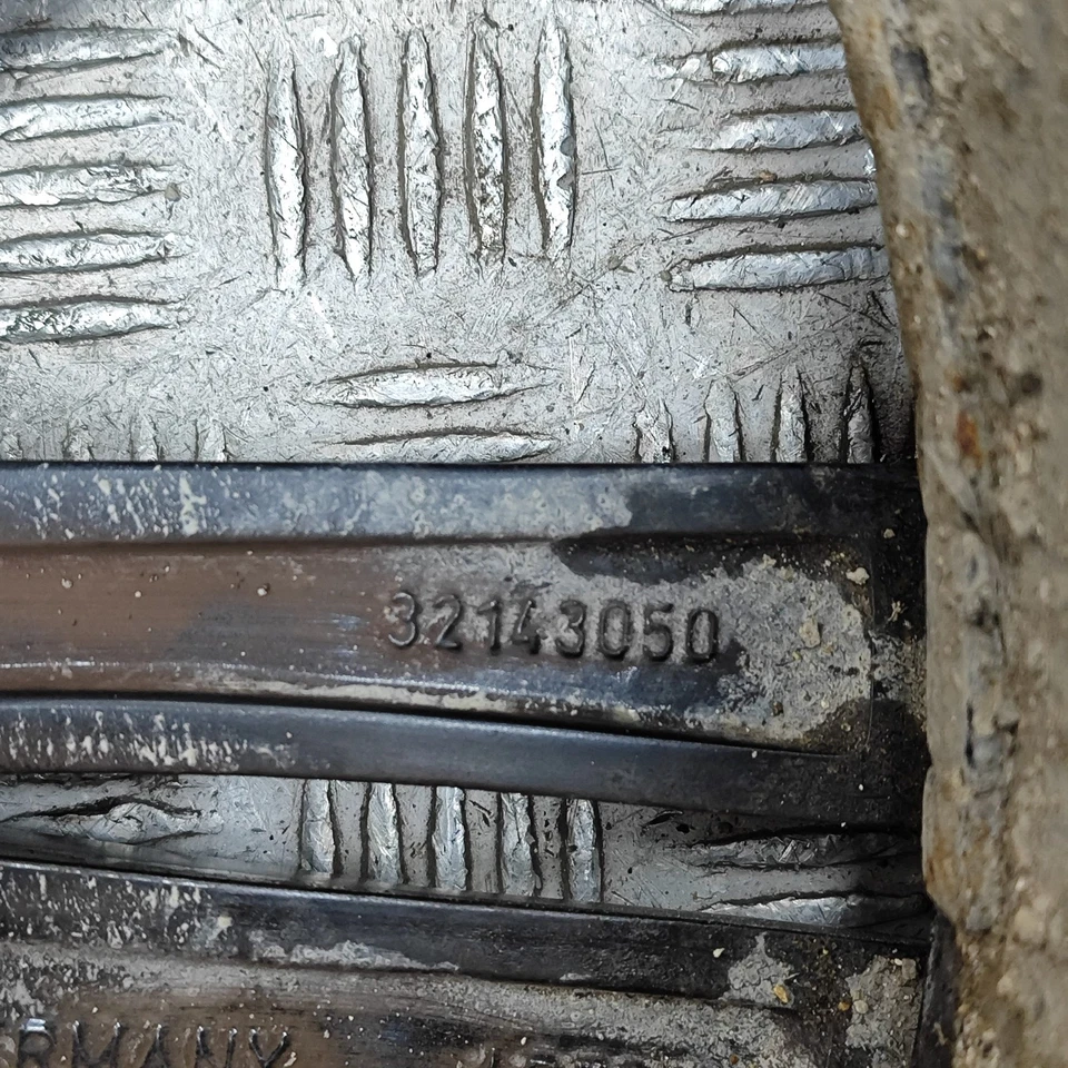 VOLVO V60 MK2 T6 Leichtmetallfelge 8.0Jx19 235/40R19 32143050 2020 26334987 - Bild 4 von 4