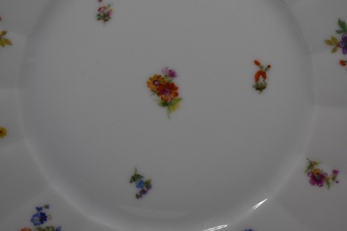 Furstenberg 8.75" Paneled Plate Scattered Flowers Gold - Picture 5 of 8