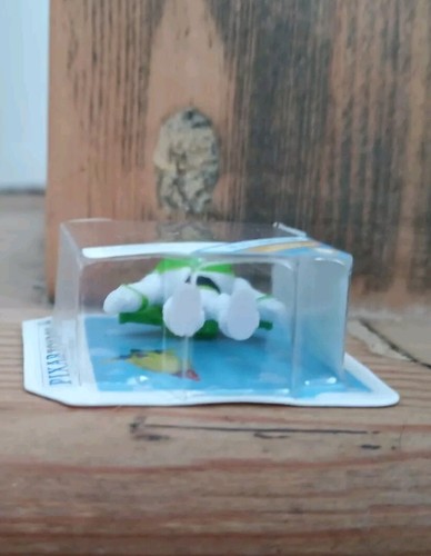 Zuru 5 Suprise Mini Brands Disney Store Series-Buzz Lightyear Legendary *New* - Picture 4 of 6