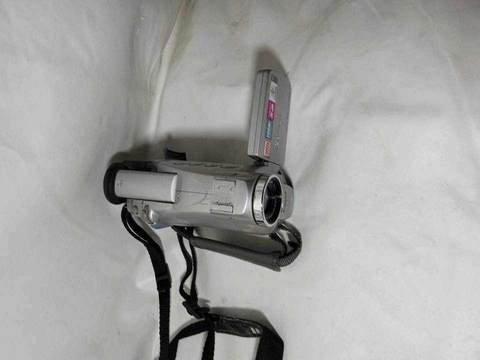 Canon Mini DV Camcorder ZR45 MC - For Parts/Repair - Untested - Image 3 of 4