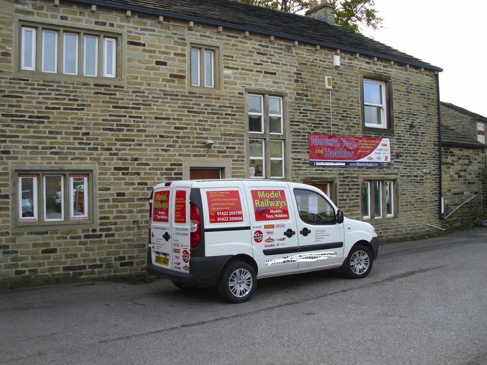 Peco ST-222 - 3 x 1st Radius 371mm (14 5/8") Half Curved Setrack 00 Gauge New - Image 4 of 4