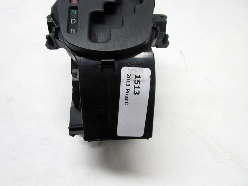 2013 TOYOTA PRIUS C AUTOMATIC FLOOR GEAR SHIFTER OEM 12 13 14  - Image 4 of 4