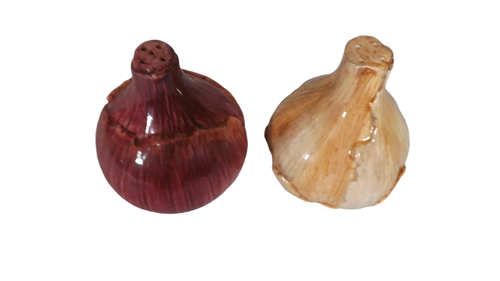Dept 56 Red Onion Pepper and Yellow Onion Salt Shakers Vintage - Picture 4 of 7