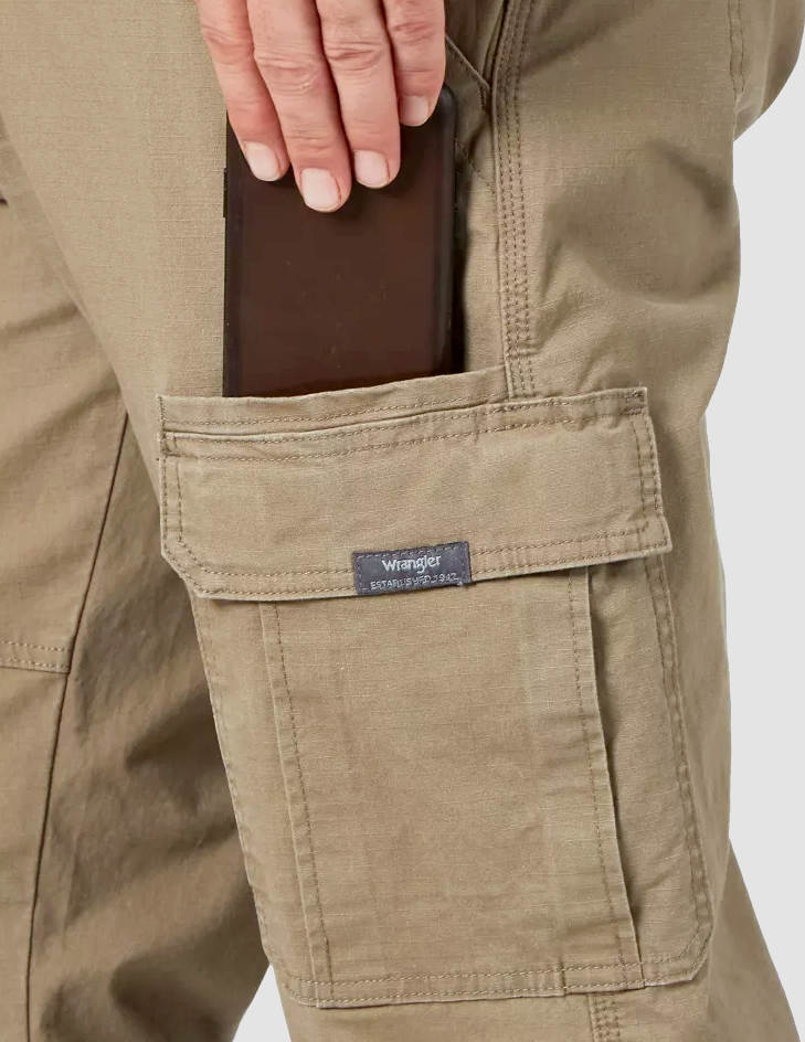 Men's Wrangler Relaxed Fit Cargo Pants w Stretch Tech Pocket