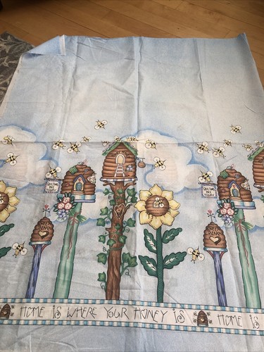 Vintage Floral Bee Cotton Quilt Fabric , 65”x44” , Home Is Where Your Honey Is - 第 1/7 張圖片