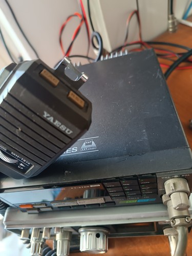 YAESU FT-3700 RADIO VHF UHF DUAL BAND 144-146MHZ 430-440MHZ CON MICRO INTROVABIL - Zdjęcie 2 z 5