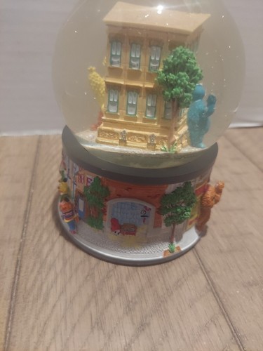 sesame street sea world Bushgarden 2017 Snow Globe - Picture 8 of 12