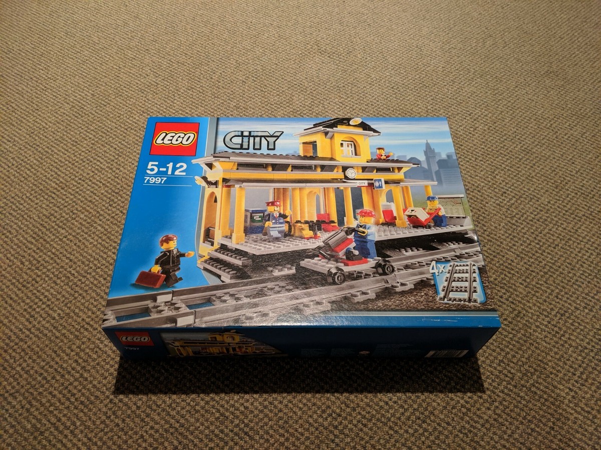 LEGO 7997 Train Station Brand NEW Factory Sealed Free