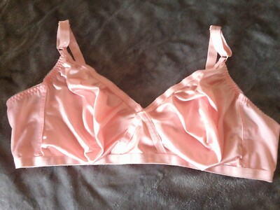 pretty secrets  NO WIRE full cup bra uk 42D  usa 42C  euro 95D  france 110D