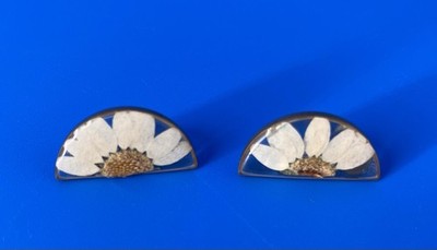 VTG Daisy Flower Half Moon Earrings Brass Tone Edges Resin Encased Pierced Stud