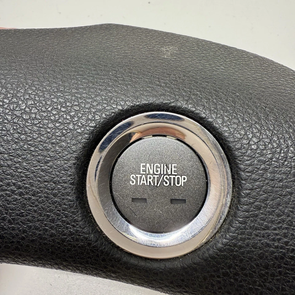 Chevrolet Malibu 2013-2016 interruptor de encendido sin llave botón de inicio OEM Foto 4 de 4