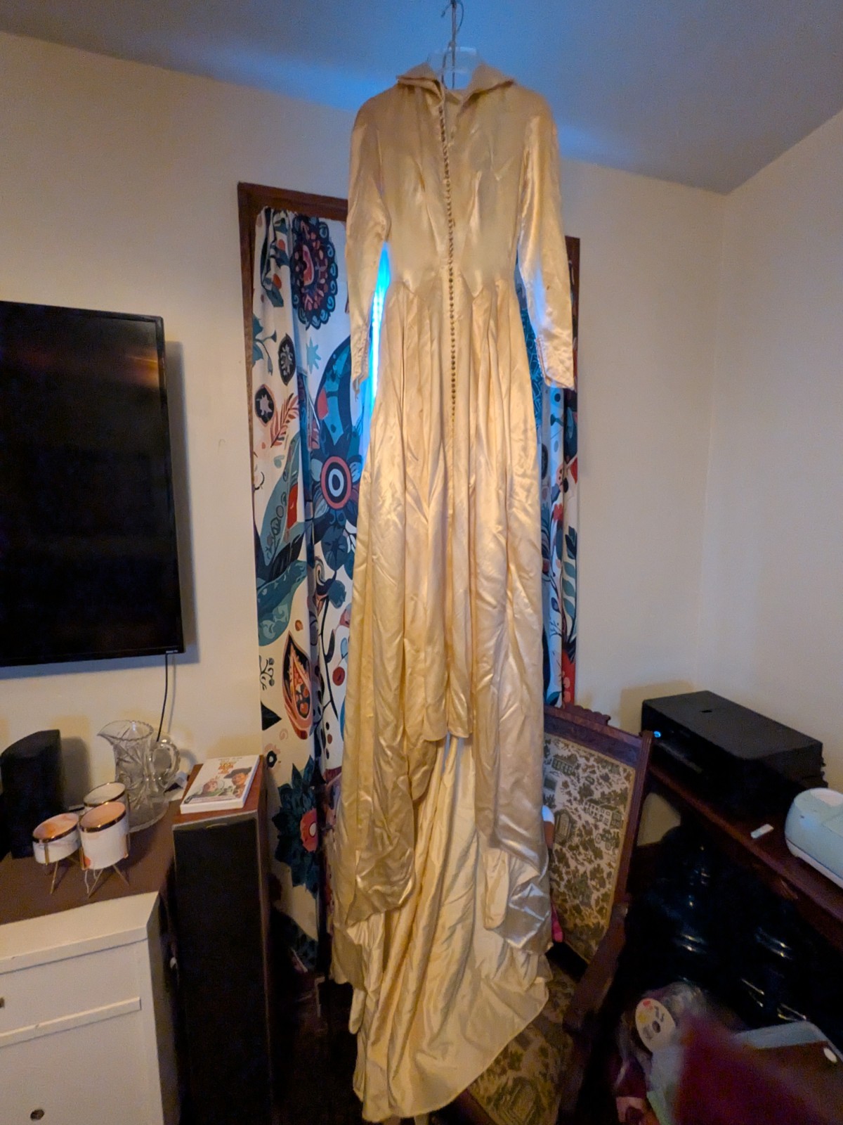 Picture 1 of 4