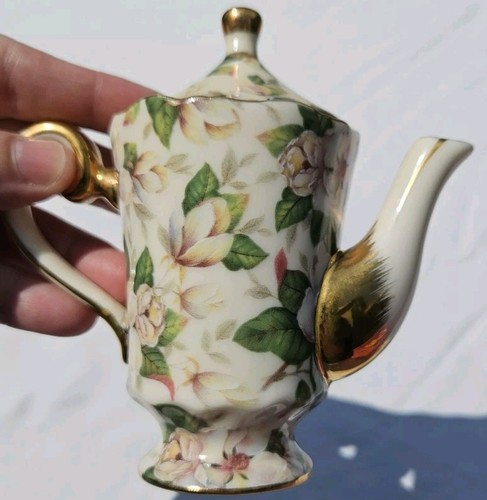 Acht (8) Miniatur Geschirr "Magnolie" Elfenbein Goldrand Porzellan - Bild 8 von 10