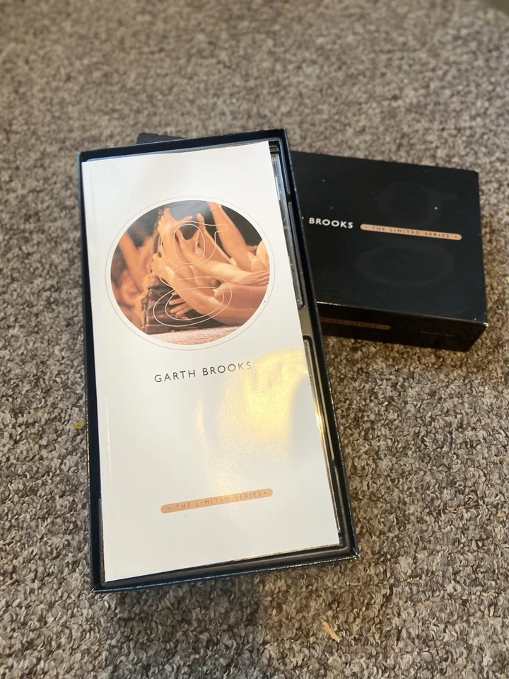 garth brooks cd box set - Image 2 of 4