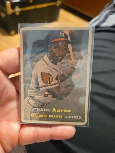 1957 Topps - Hank Aaron #20