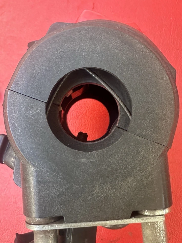 Interruptor de encendido y apagado controlador SUZUKI LADO DERECHO 2008-2010 GSXR 600 GSXR750 OEM Foto 4 de 4