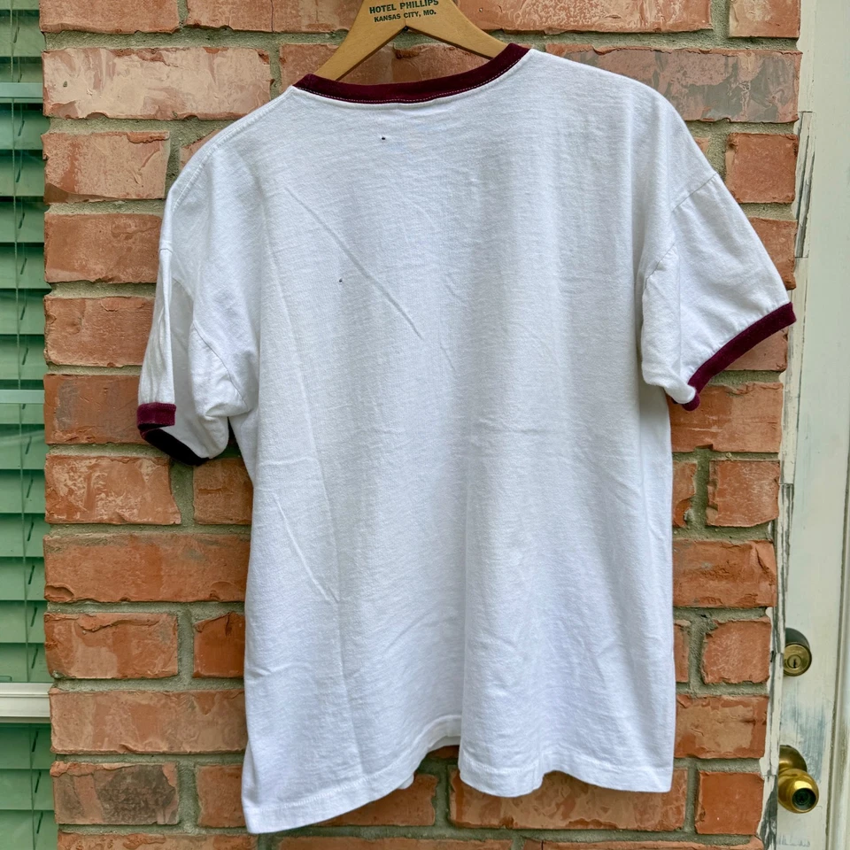 Camiseta Vintage Anos 70 Champion Barra Azul Algodão Campainha Tamanho XL Estampa Água - Imagem 4 de 4