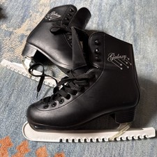 SFR Galaxy Schlittschuhe Eiskunstlaufschuhe schwarz - Größe UK 7 kaum benutzt