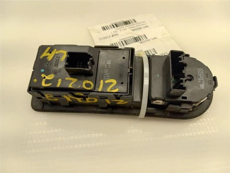 Interruptor puerta delantera izquierda conductor VIN 1 4º dígito 13-16 Chevrolet Malibu 20830824 Foto 3 de 4