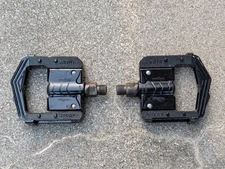 WELLGO Aluminum Folding Bicycle Pedals Lightweight Good Condition