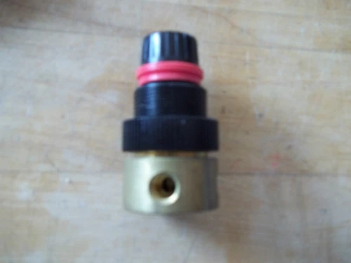 NORGREN GENERAL PURPOSE COMPACT 4 PORT BRASS REGULATOR R06-121-NNAA  1/8" NPT