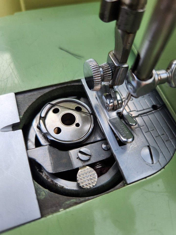 Vintage Singer Sewing Machine 185K Mint Green w/Case *Working* eBay