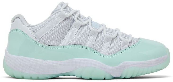 シューズ(女性用) AIR JORDAN 11 RETRO LOW BG s-l400.jpg