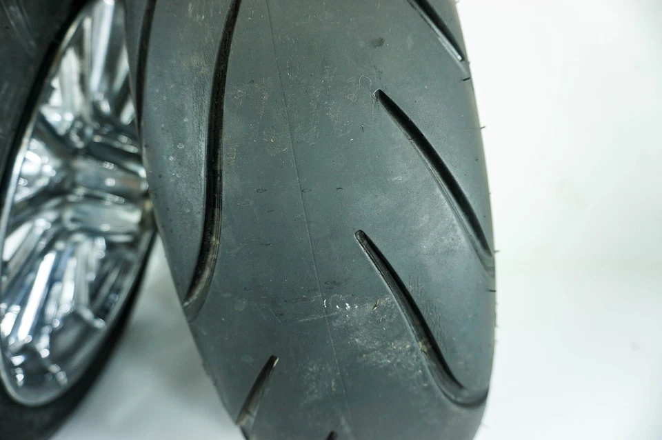 Llanta delantera trasera Harley CVO Electra Ultra Screamin 09 cromo 16 17 1290 Foto 3 de 4