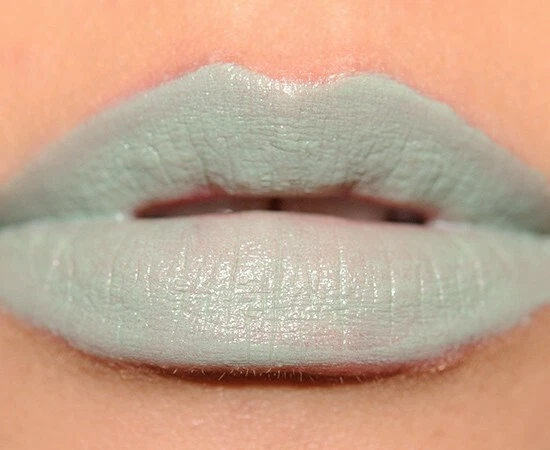 NIB MAC MIA MORETTI LIPSTICK PALETTE (WHO'S THE DJ)  SOLD OUT LE AUTHENTIC  - Image 4 of 4