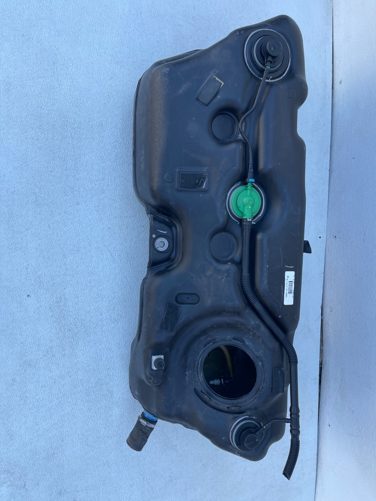 BMW X3 F25 FUEL GAS TANK RESERVOIR OEM 2011 2017 (For 2014 BMW X3