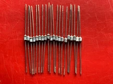 20x 1N4728A MOTOROLA DIODE ZENER 3.3V 1W DO41 IN4728A