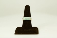 Anillo de piedra de jade verde oblongo de oro amarillo de 14 quilates tamaño 7,75 3,9 gramos (RIN8377)