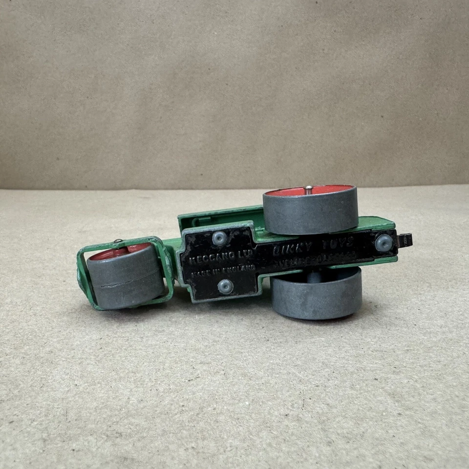 Dinky Toys GB No. Antiguo tractor de juguete vintage con rodillo de carretera Aveling-Barford 25P Foto 4 de 4