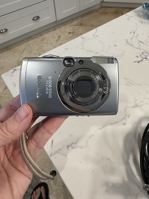 Working Vintage Canon IXUS 800 IS 6.0MP Compact Digital