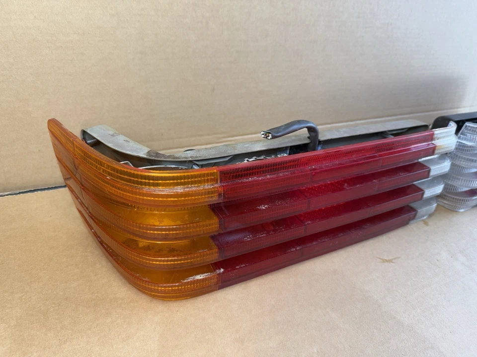 72-89 Mercedes R107 350SL 450SL 560SL Luz trasera derecha Lámpara Lente SIN GRIETAS Foto 3 de 4