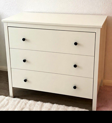 IKEA Kommode Koppang, 3 Schubladen Weiß, Holz, rechteckig mit schwarzen Knäufen