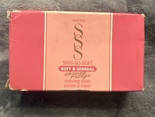Avon Skin So Soft SSS Shaving Soap Bar Full Size 5oz IN BOX 2002 Shave Rasage
