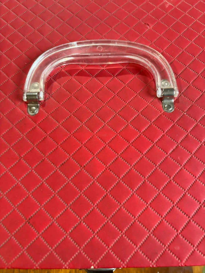 Cesta de costura vintage con bandeja de plástico, cerradura roja funciona limpia **ENVÍO GRATUITO** Foto 3 de 4