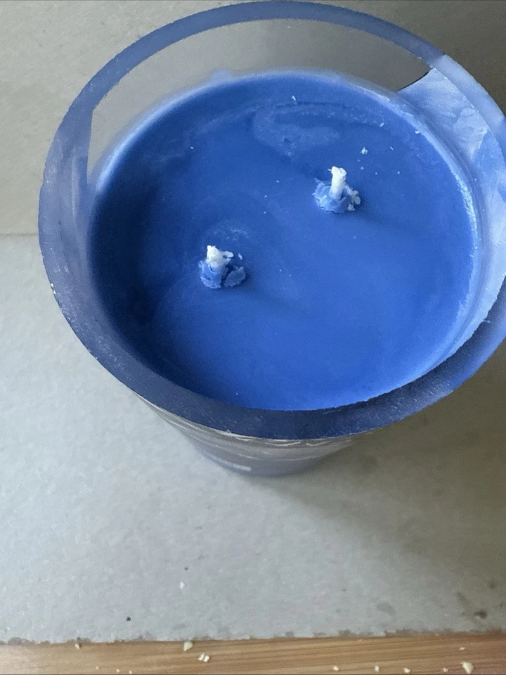 16 oz 100% soy candle. red/white Color. - Image 4 of 4