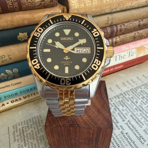 Vintage Seiko Sports 5M43-0A40 Kinetic 200m Day/Date Diver SKJ004 from 1996
