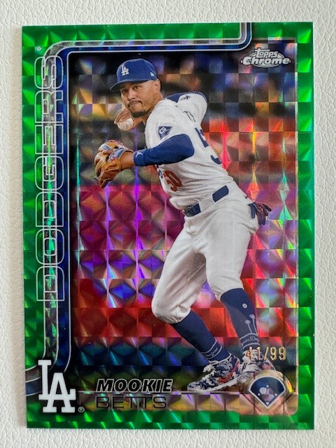 2025 Topps Chrome Mookie Betts Green Geometric Refractor /99 #50