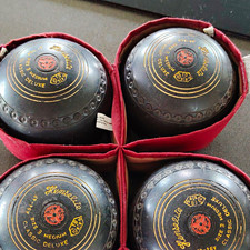Henselite Classic Deluxe Lawn Bowls Size 3 Set of 4 with Red Carry Bag A94-4P