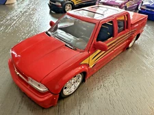 1:24 diecast low rider chevy 2000 S 10 pickup trucks Street low strip design Red